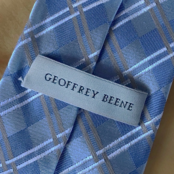 Designer "Geoffrey Beene" blue checked tie - Picture 3 of 3